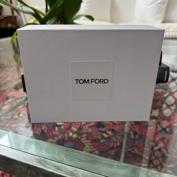 Tom Ford Beauty Black Makeup Bag Cosmetic Pouch Case Travel Unisex New in Box - Picture 2 of 4